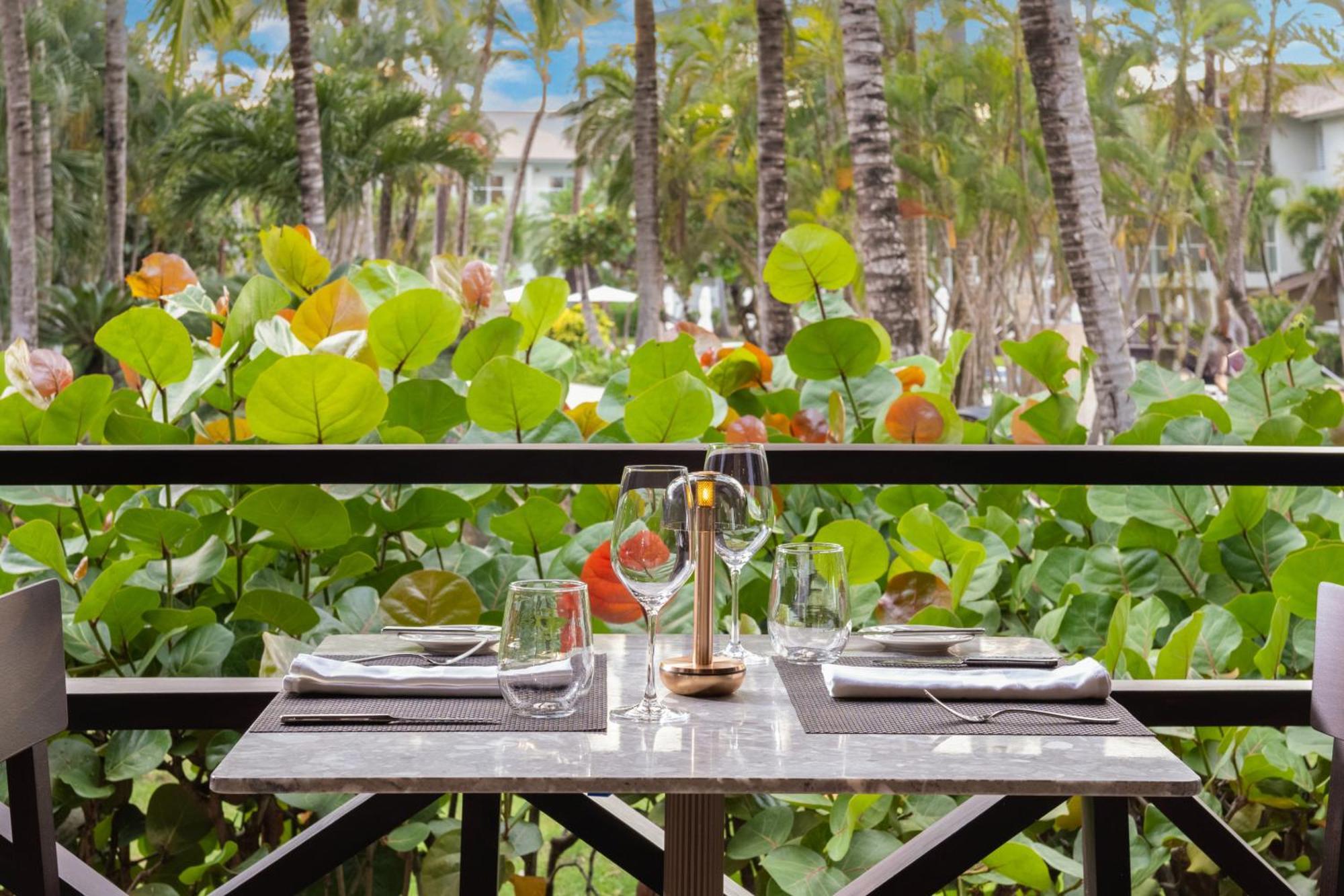 Wyndham Alltra Punta Cana All Inclusive Resort Exteriör bild